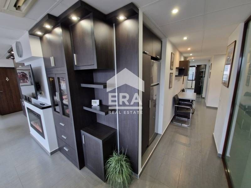 ЕРА Тера предлага за продажба просторен и модерен четиристаен апартаме