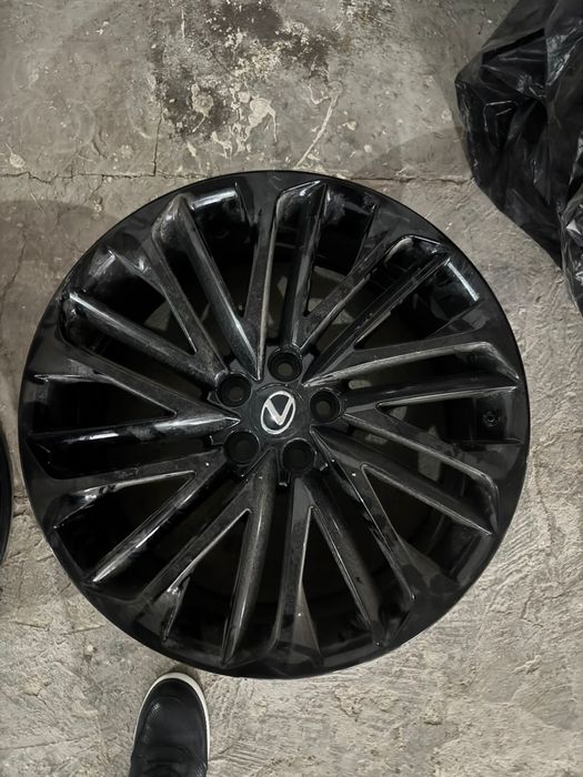 Диски R20 стояли на LEXUS RX