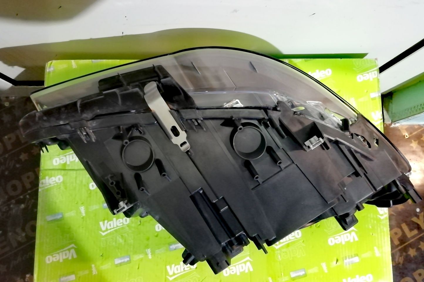 Фар фарове за BMW 5 F10 F11 / БМВ 5 Ф10 Ф11-H7 H7+LED - US.