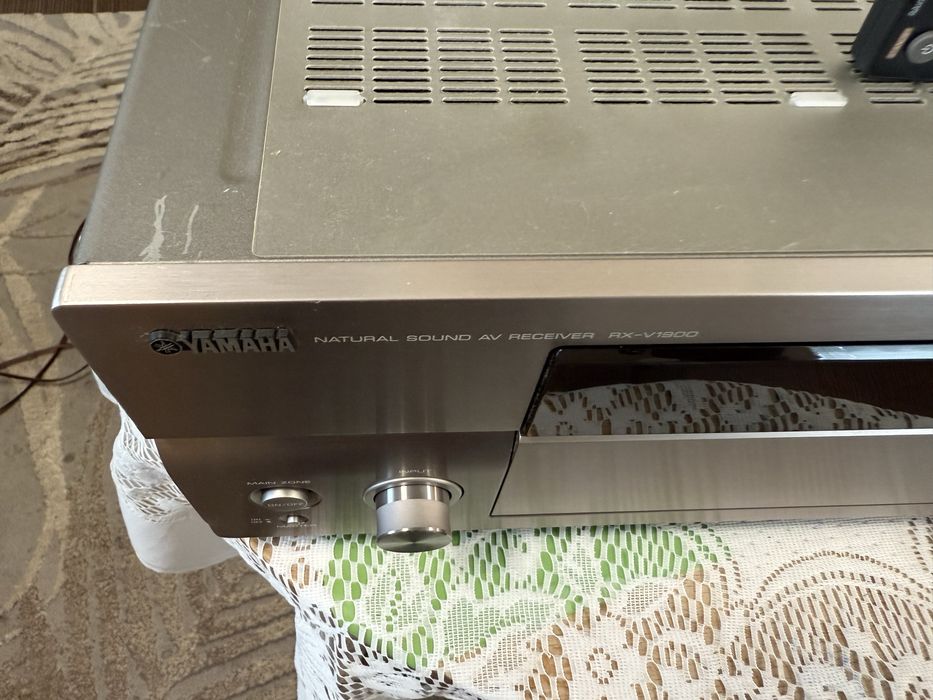 Yamaha RX-V1900 usb Hdmi