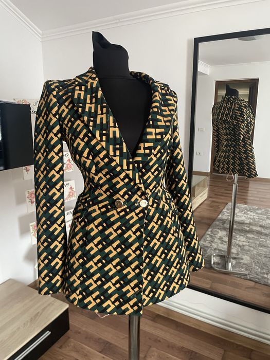 Costum Elisabetta Franchi