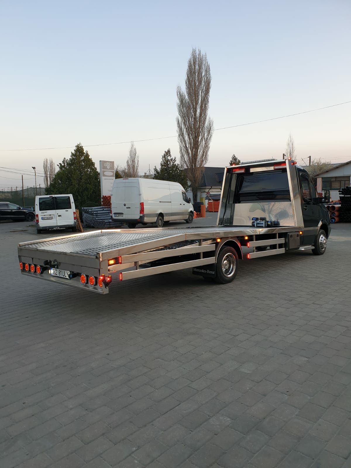 Mercedes Sprinter 518 Autoplatformă  categoria B