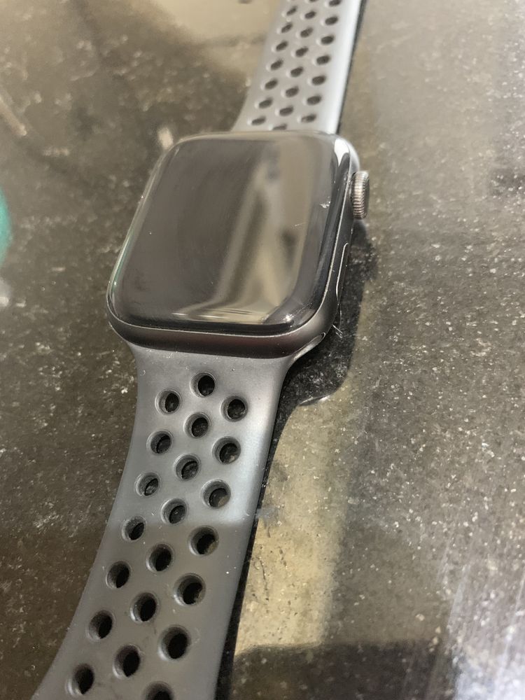 Apple watch seria 5 nike