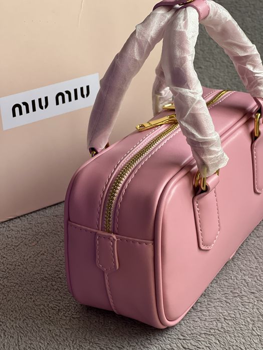 Розова чанта Miu Miu