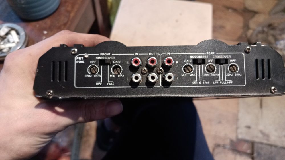 Продам усилитель срочно