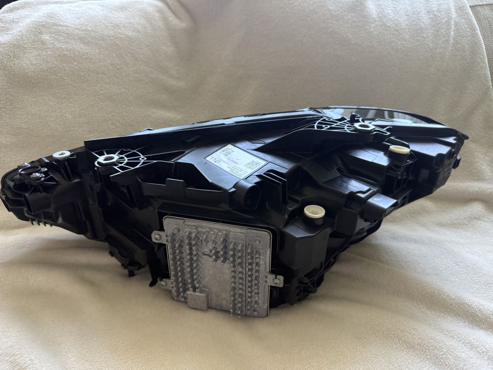 Фар за BMW G22, G26, G80, G82 - десен