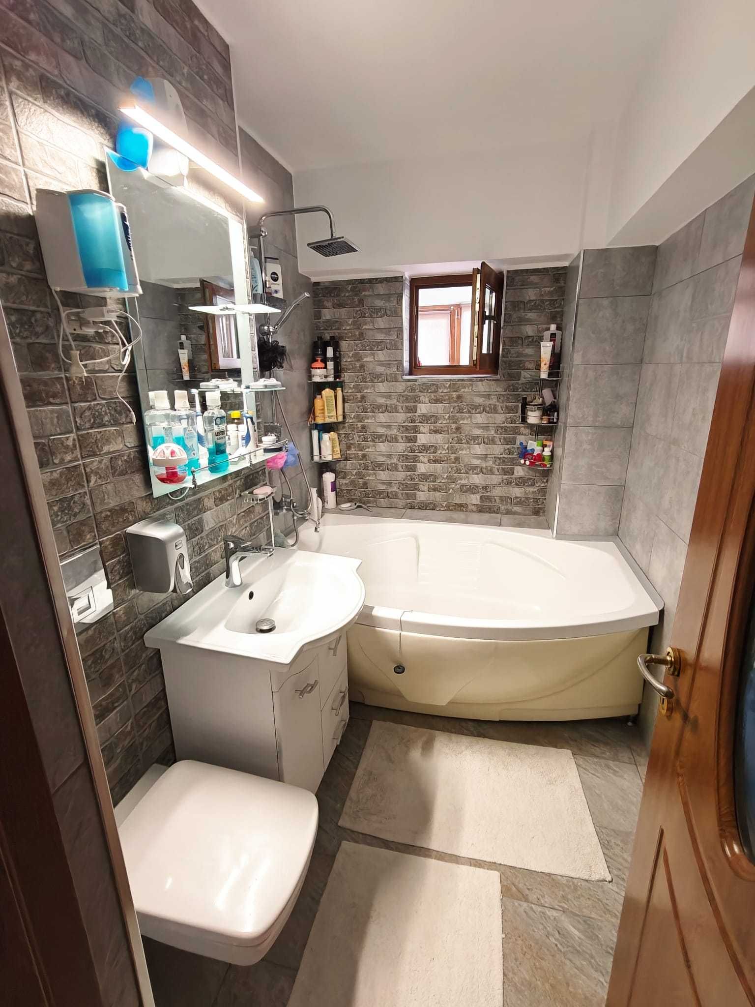 Apartament 3 camere