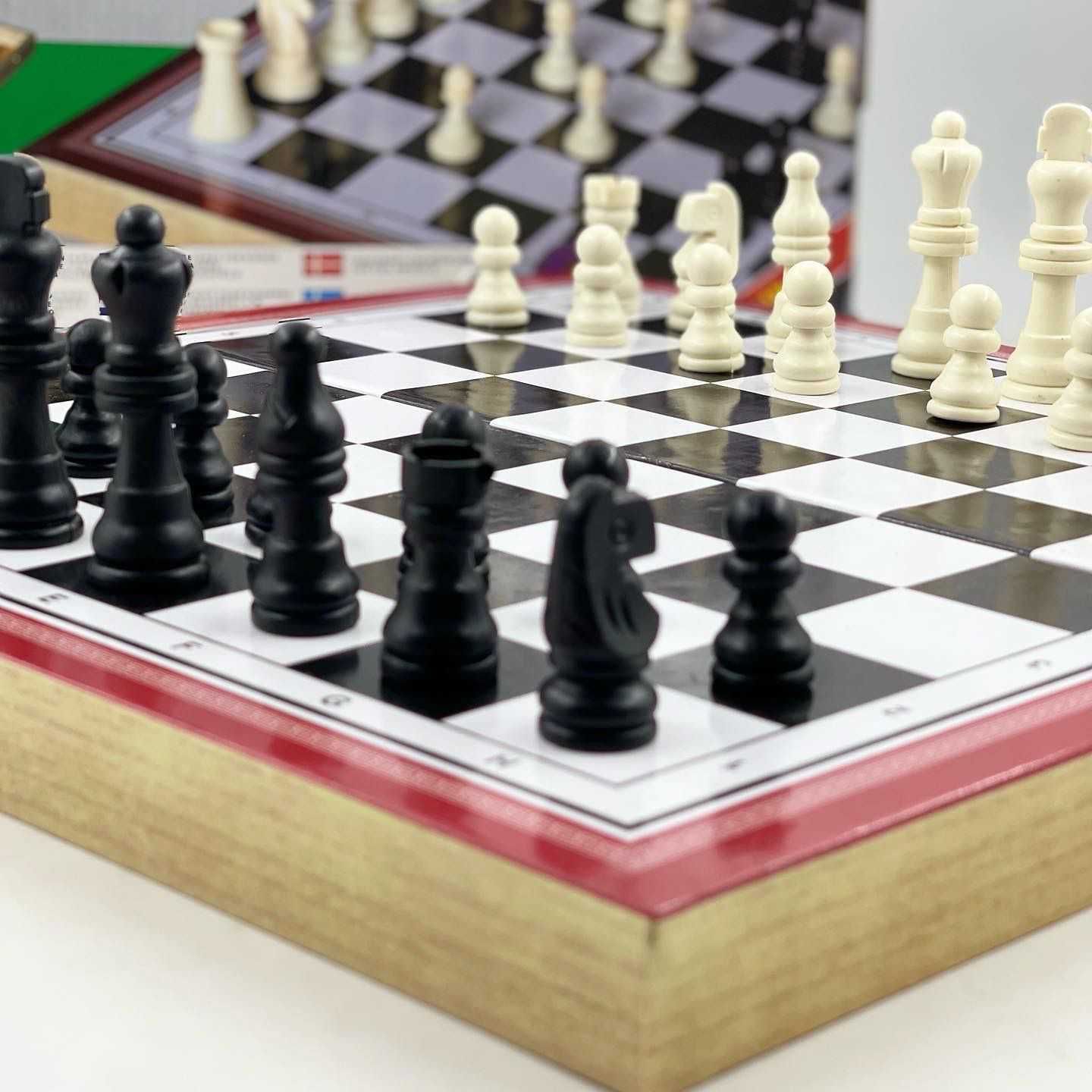 Шахматы 3в1 + шашки + нарды (деревянные) (3201)