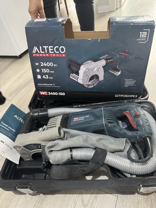 Штроборез с пылесосом