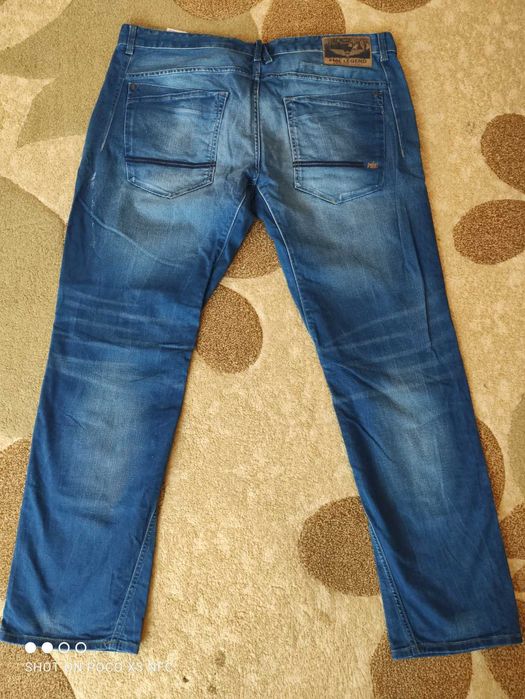 Мъжки фирмени дънки- 40лв. и панталон за лов ххл-лв.