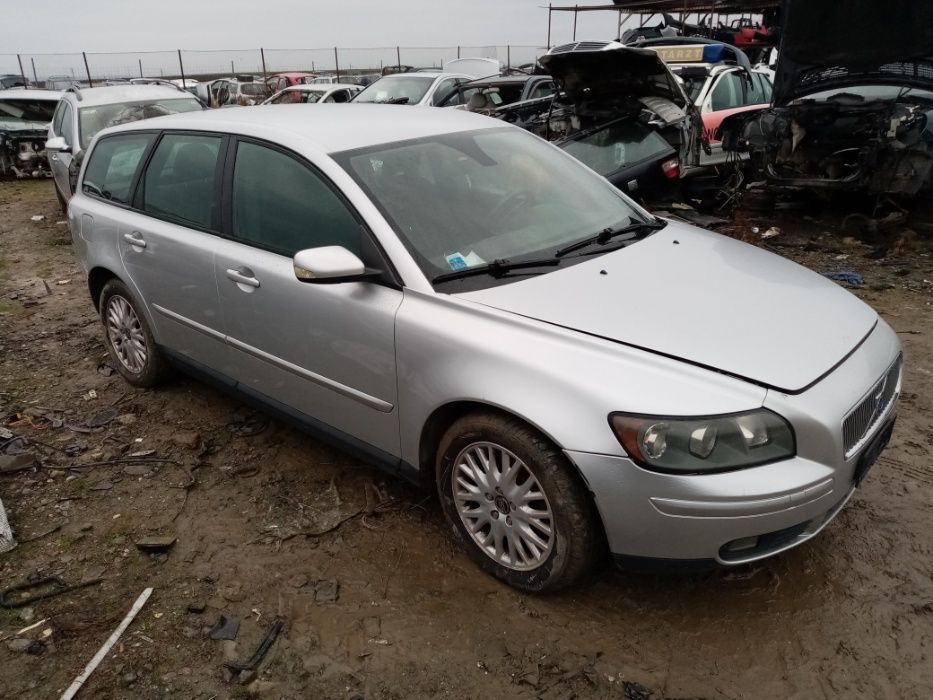 Dezmembrez Volvo V50 2.0 diesel