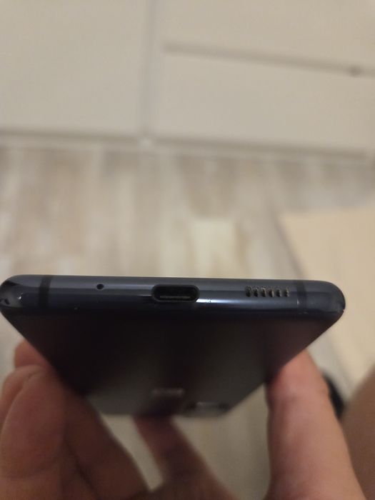 Продавам Samsung S20 FE 5G
