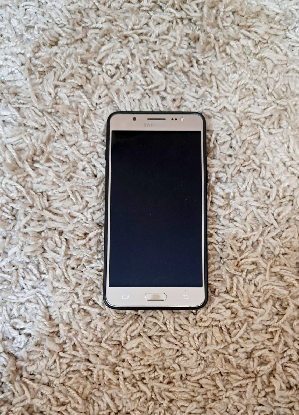 Продам Samsung galaxy J5