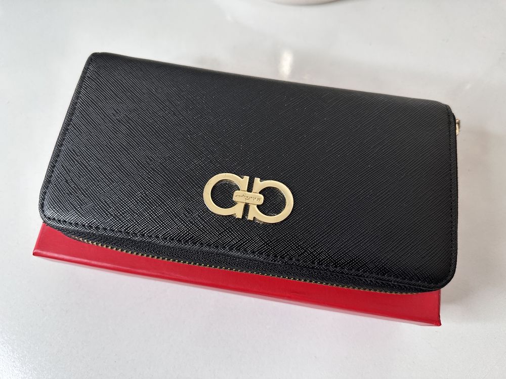 Кошелек Chanel, S.Feragamo, Dior