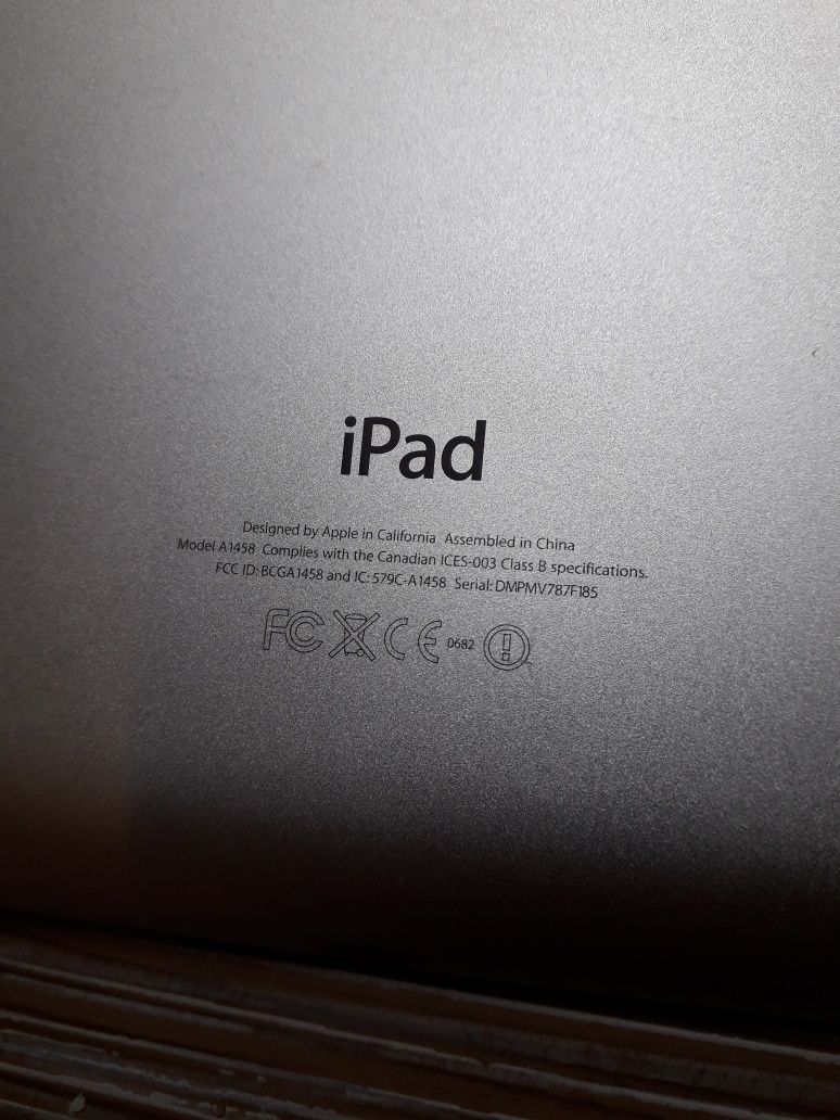 iPad 4 Defecta pt piese