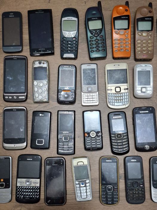 Лот от телефони..работещи..