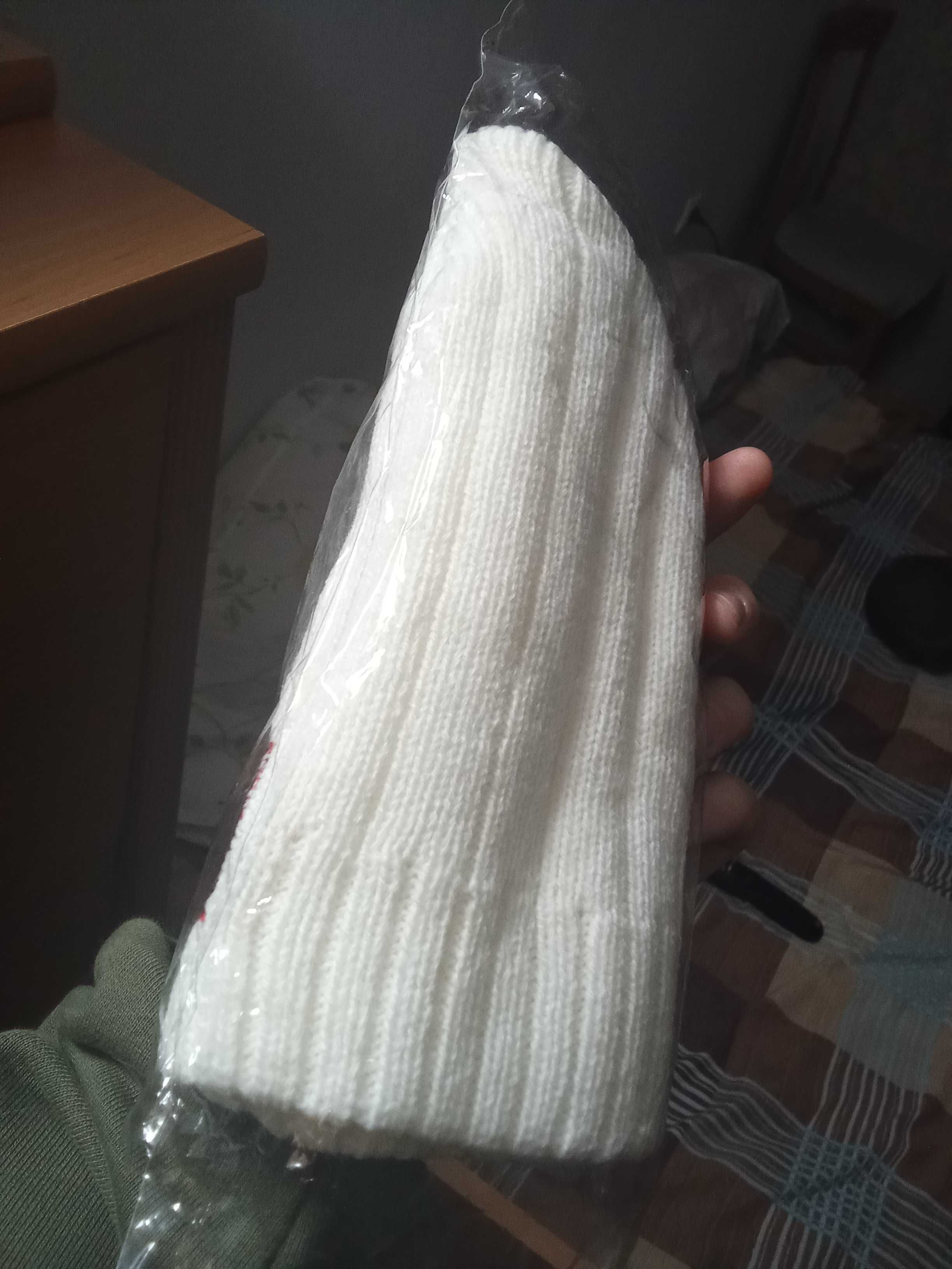 Чисто нова шапка 100% памук