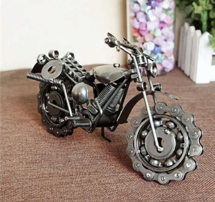 мотор декоративен с  атрактивен дизайн от метални части