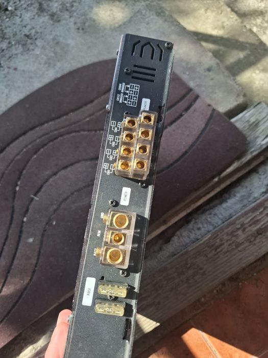 Amplificator GroundZero