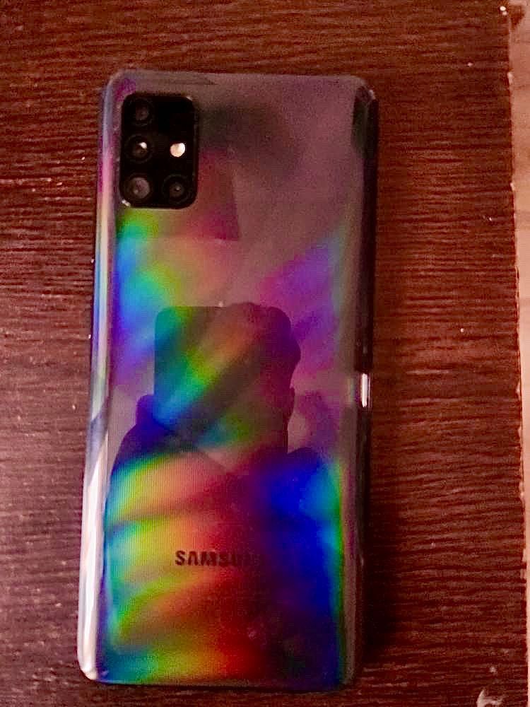 Vând Samsung galaxy a51