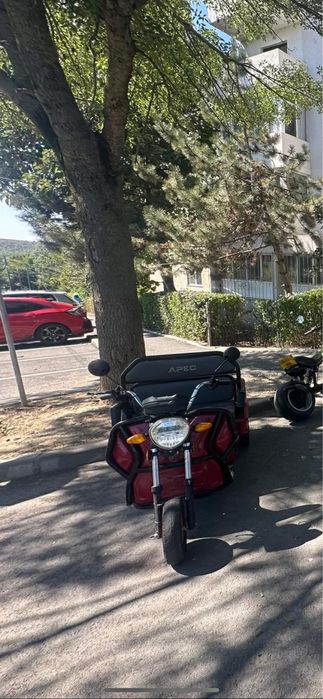 de vanzare triciclu cu 3 roti cu bena basculabila