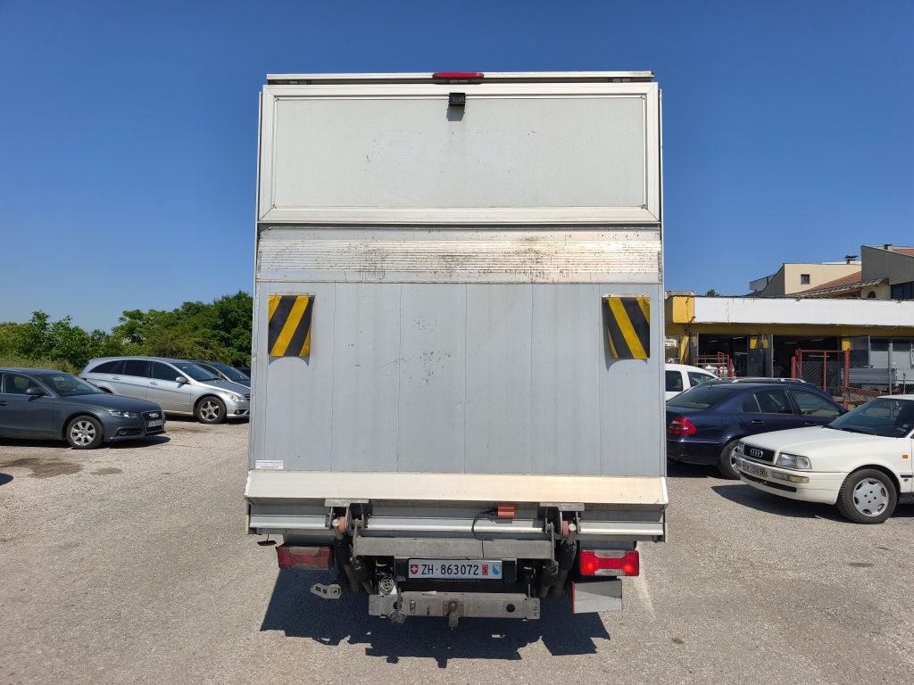 Продавам фургон за Iveco 35S18 2019г междуосие 3,75 от Швейцария