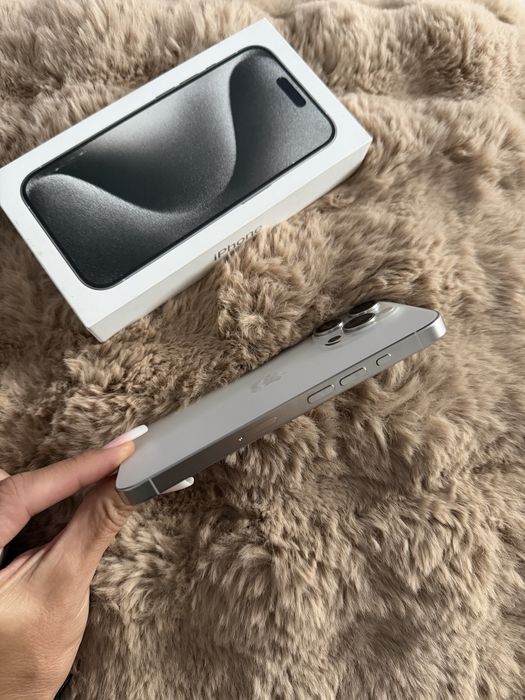 iPhone 15 Pro , liber de rețea