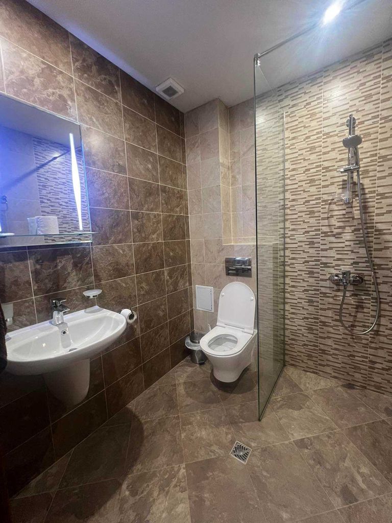 Дава се под наем Двустаен апартамент в Велинград - 75 кв.м за 295.8 € - Снимка #4