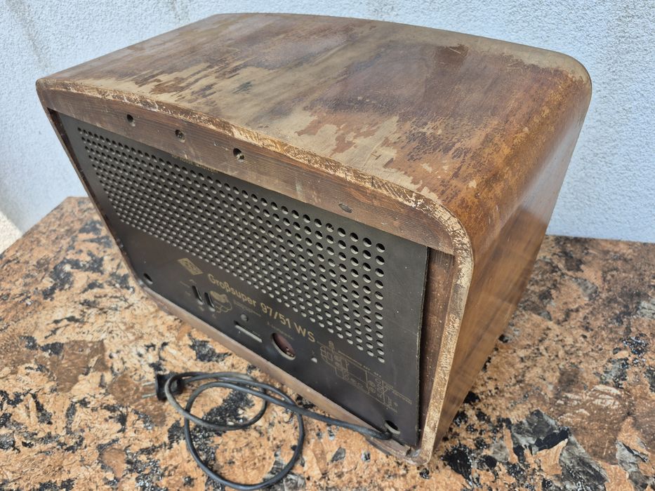 Radio cu lampi marca EAK ,model Super mare 97/51WS, made in Germany
Su