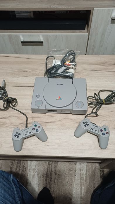 PS1 Playstation 1 + 8 игри