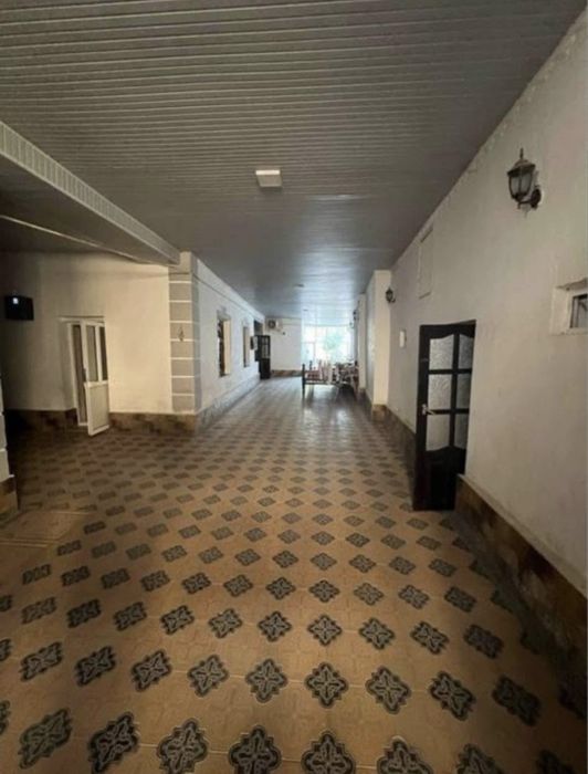 Срочно катта ховли сотилади 12.400 соток, шахар центрда жойлашган