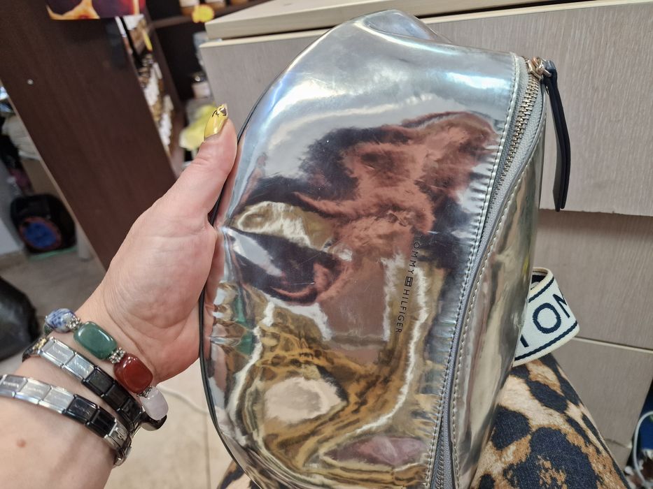 Tommi Hilfiger дамска паласка металик