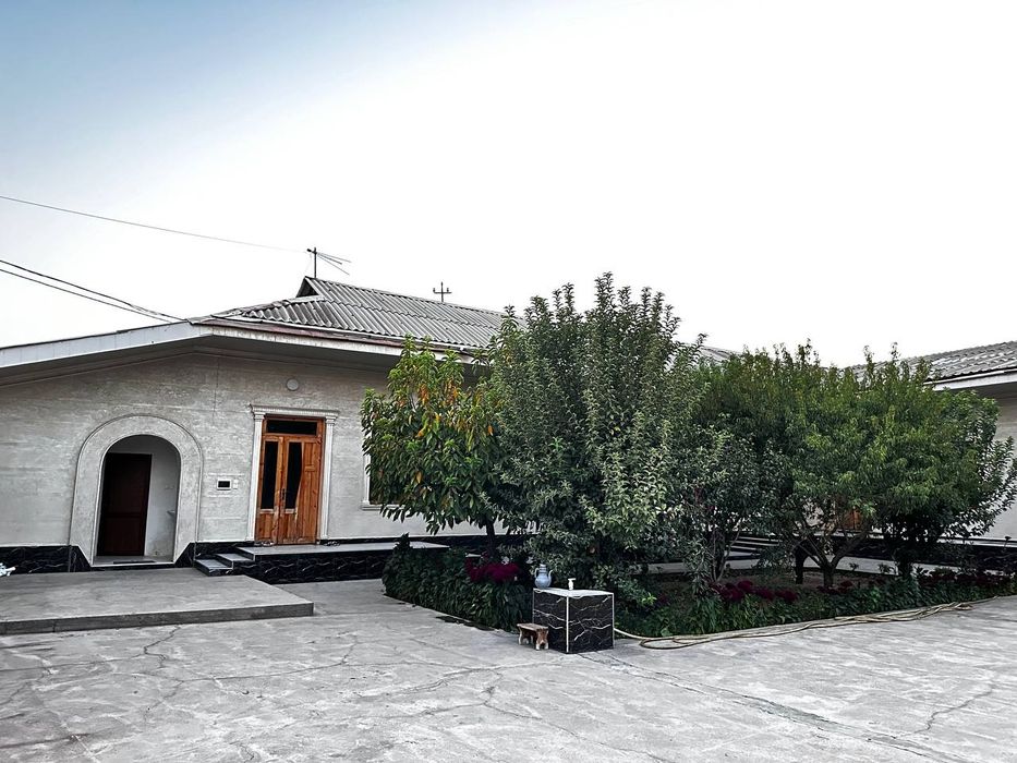 Бектемир, Самонбозор — 10 сотих, 2 та участка, 5 хонали уй

Бектемир,