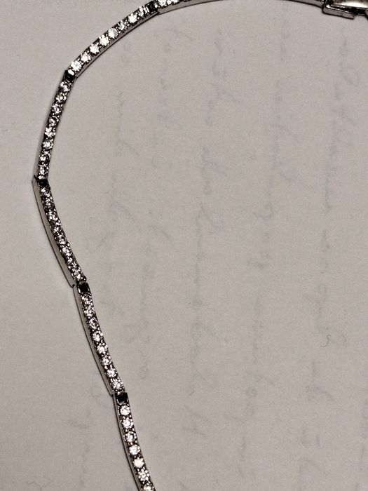 Vând colier nou din argint