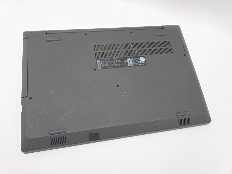 Laptop 15.6" FHD Lenovo V130 i3-7020U 4GB DDR4 256GB SSD Stare Buna