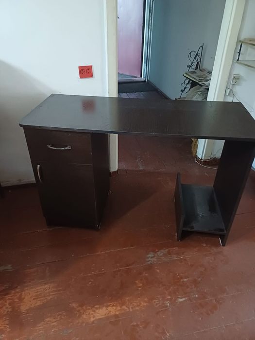 Стол компьютерный продам