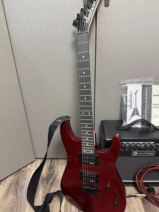 Китара Jackson JS12 с усилвател Revoultage RV-20R