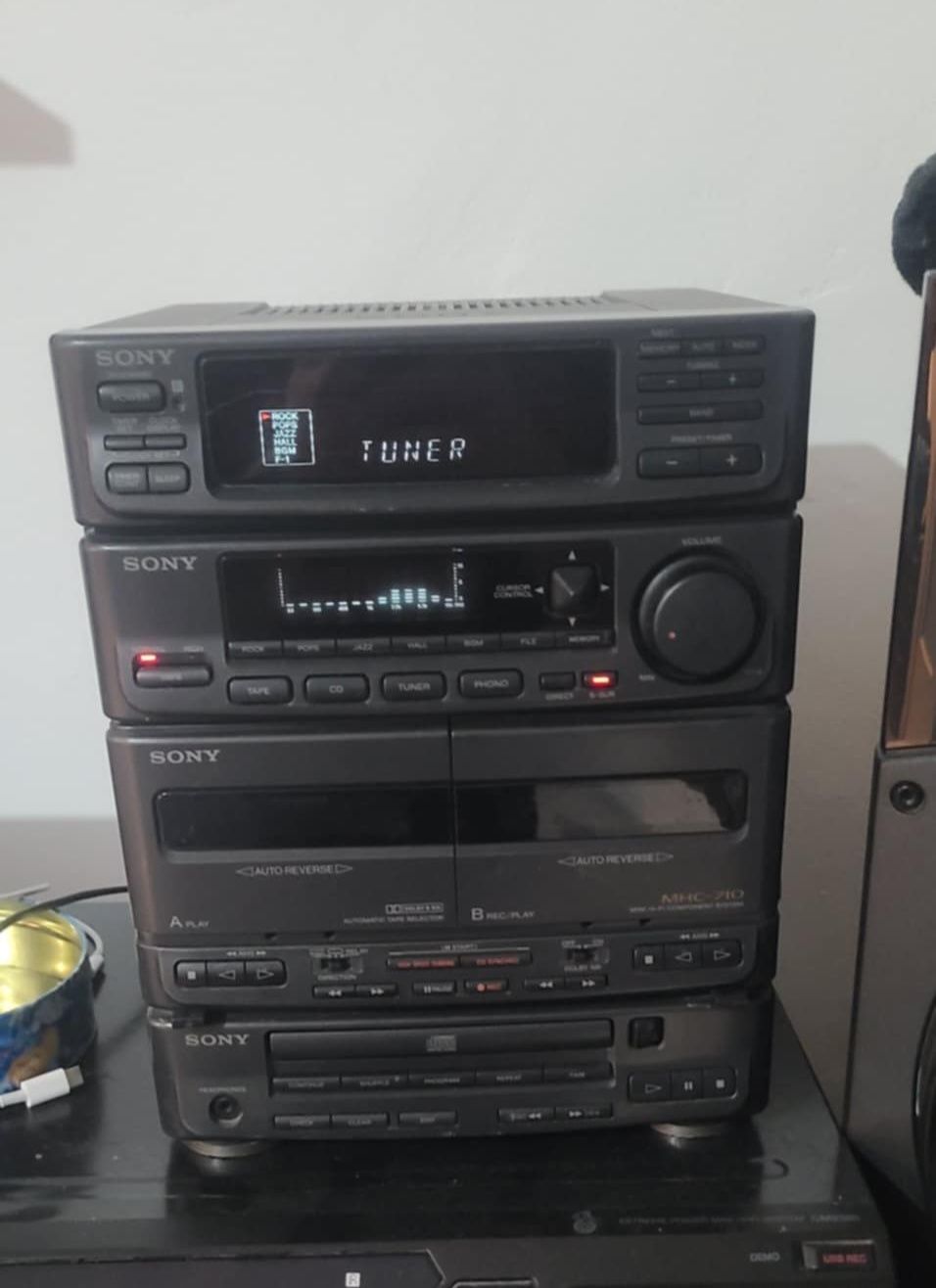 Глава SONY Hi-FI уредба