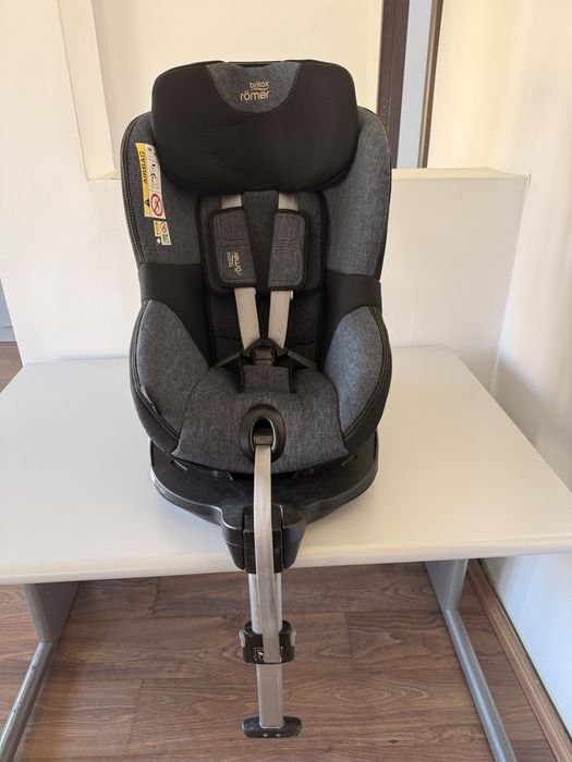 Scaun auto Britax Römer Dualfix M i-Size, 61–105 cm, ISOFIX