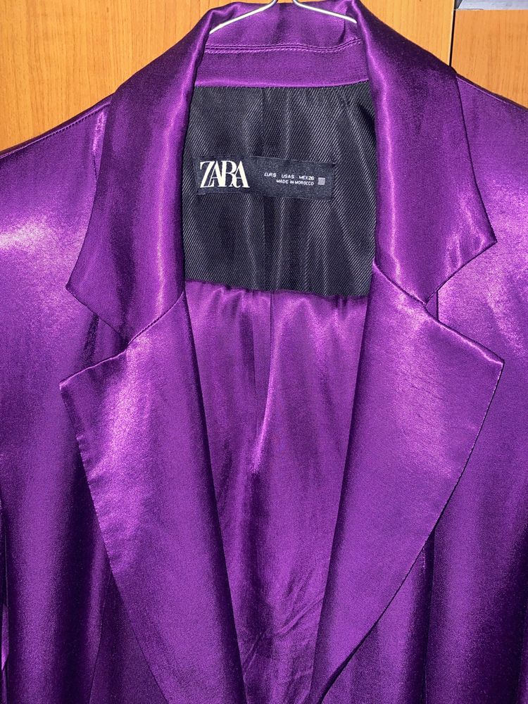Costum compleu Zara