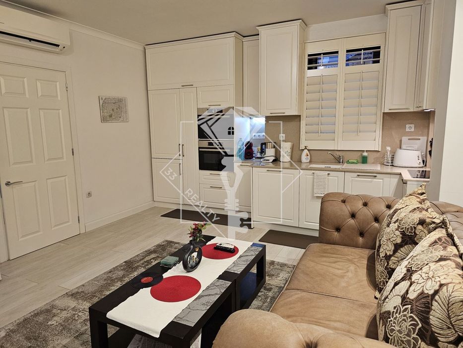 Продава се Двустаен апартамент в Пловдив, Център - 65 кв.м за 3693 €/кв.м - Снимка #1