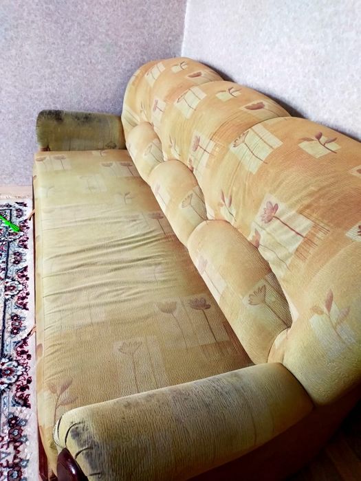 Продам диван срочно