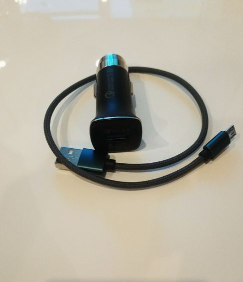 Bluetooth слушалки+ Зарядно за автомобил1