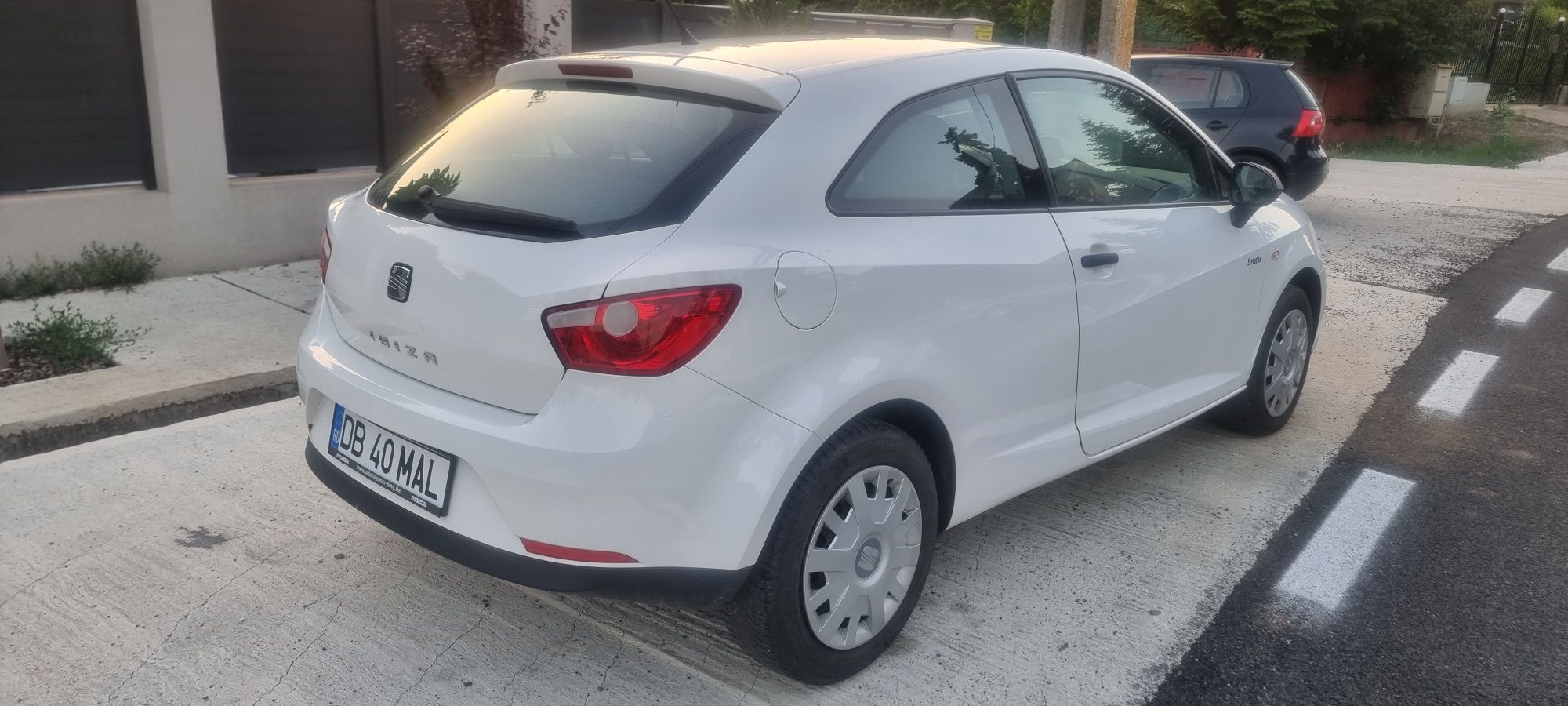 Rent a car inchirieri masini auto targoviste  MINIM 3 ZILE