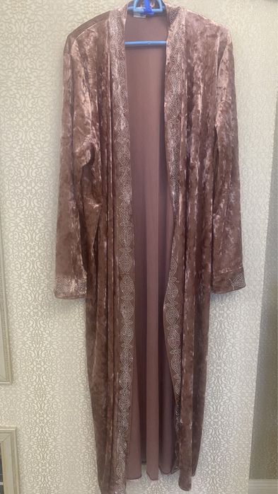 Продам новый женский шапан размер 52-54 (доставка возможна)