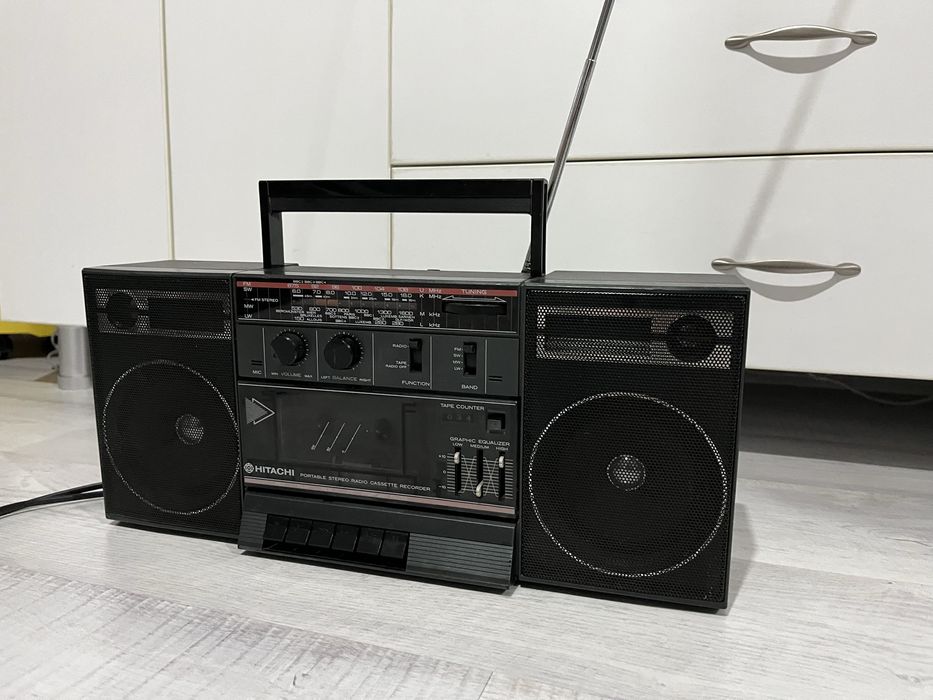 Radio casetofon Hitachi TRK 612 E
