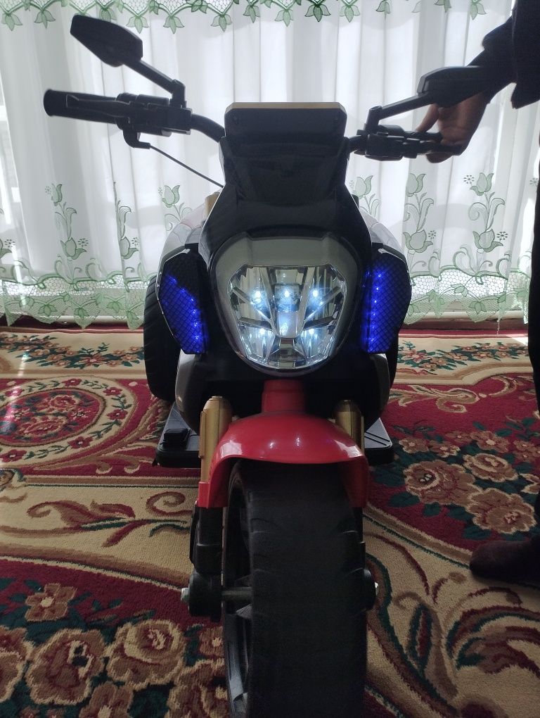 Mototsikel 01000