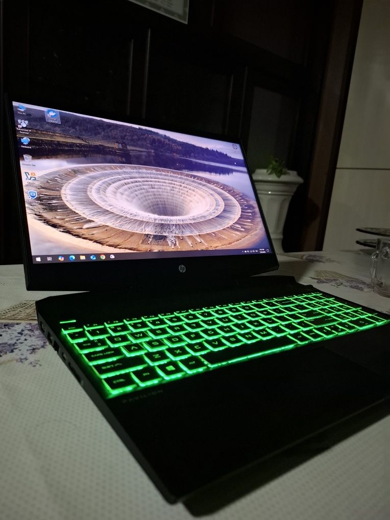 HP Pavilion Noutbuk Sotuvda