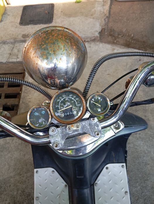 Scuter 50 cm retro