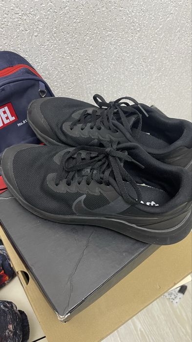 Кроссовки найк 37